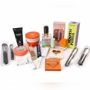 CLEARING OUT... 21 PIECE  ASSORTED  BEAUTY PRODUCT BUNDLE (1 FREE ) $693 RETAIL